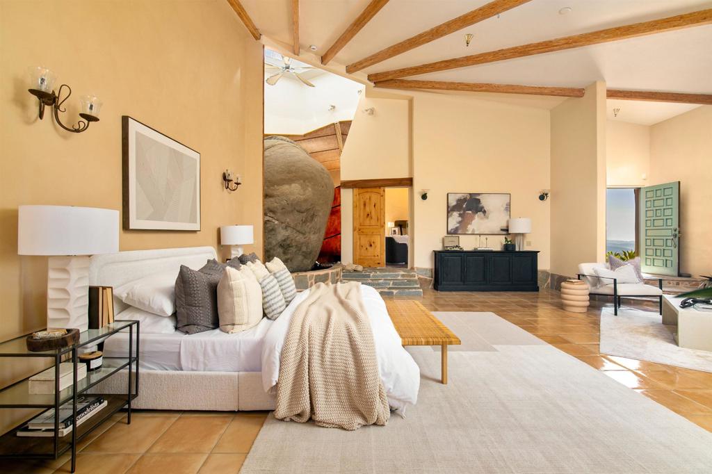 3696 Alta Loma Drive