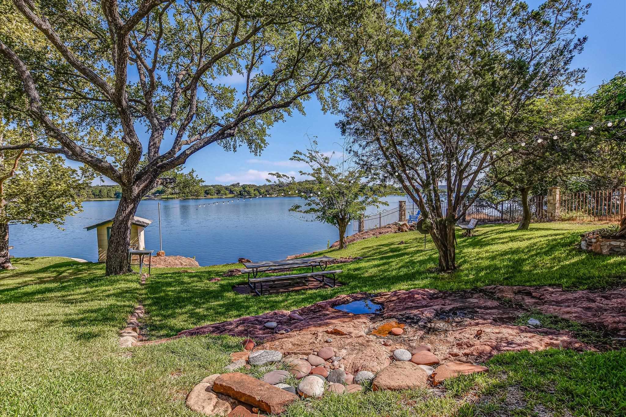 109 Roadrunner Ln