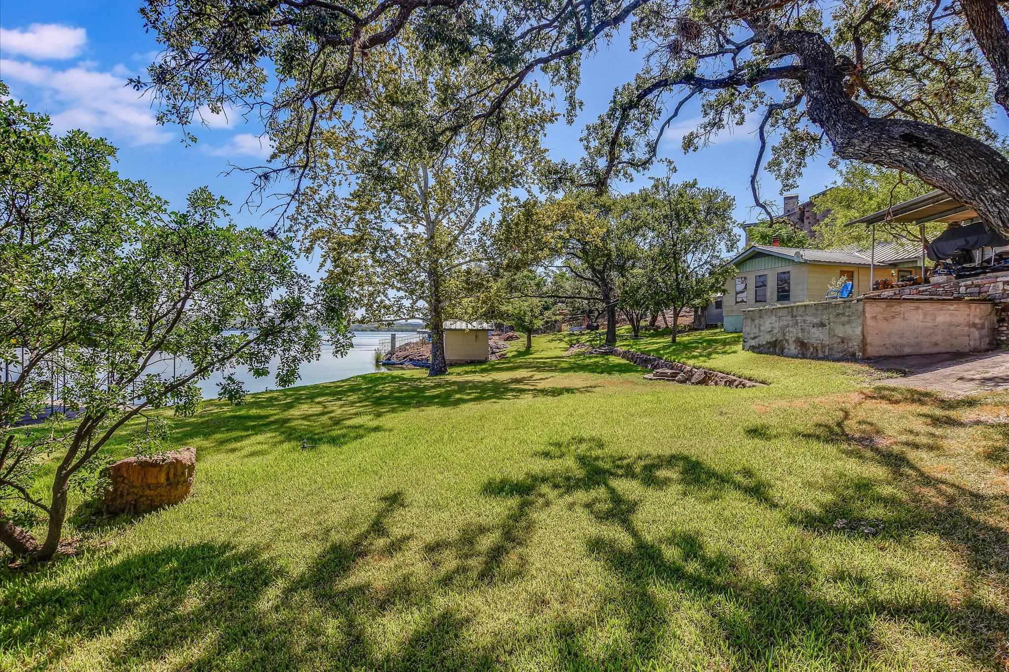109 Roadrunner Ln