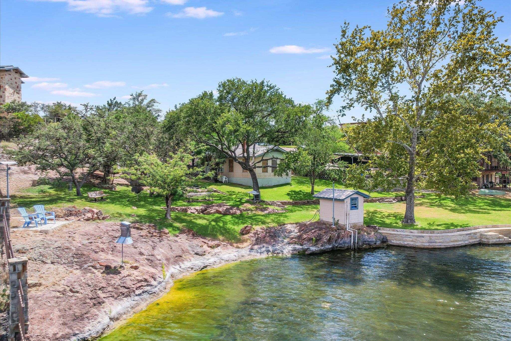 109 Roadrunner Ln