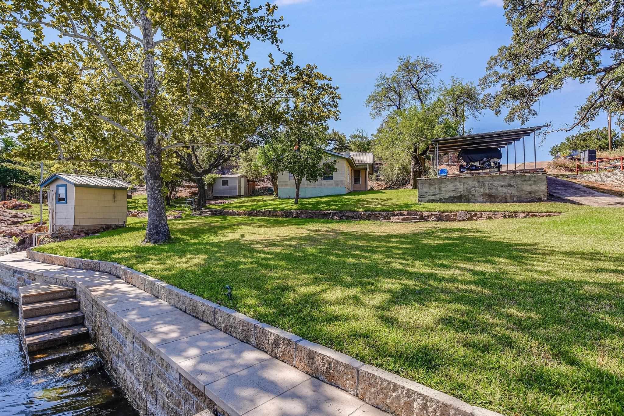 109 Roadrunner Ln