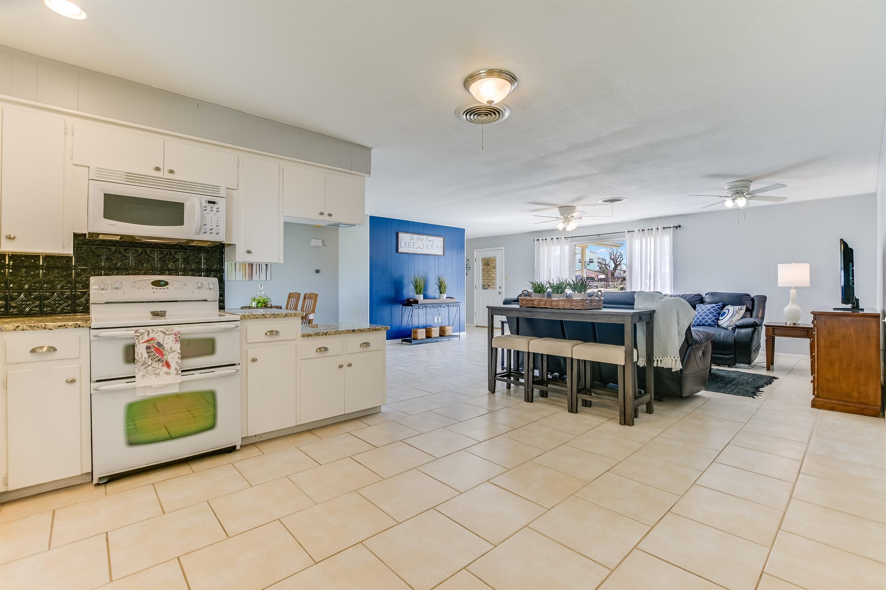 700 Golden Beach