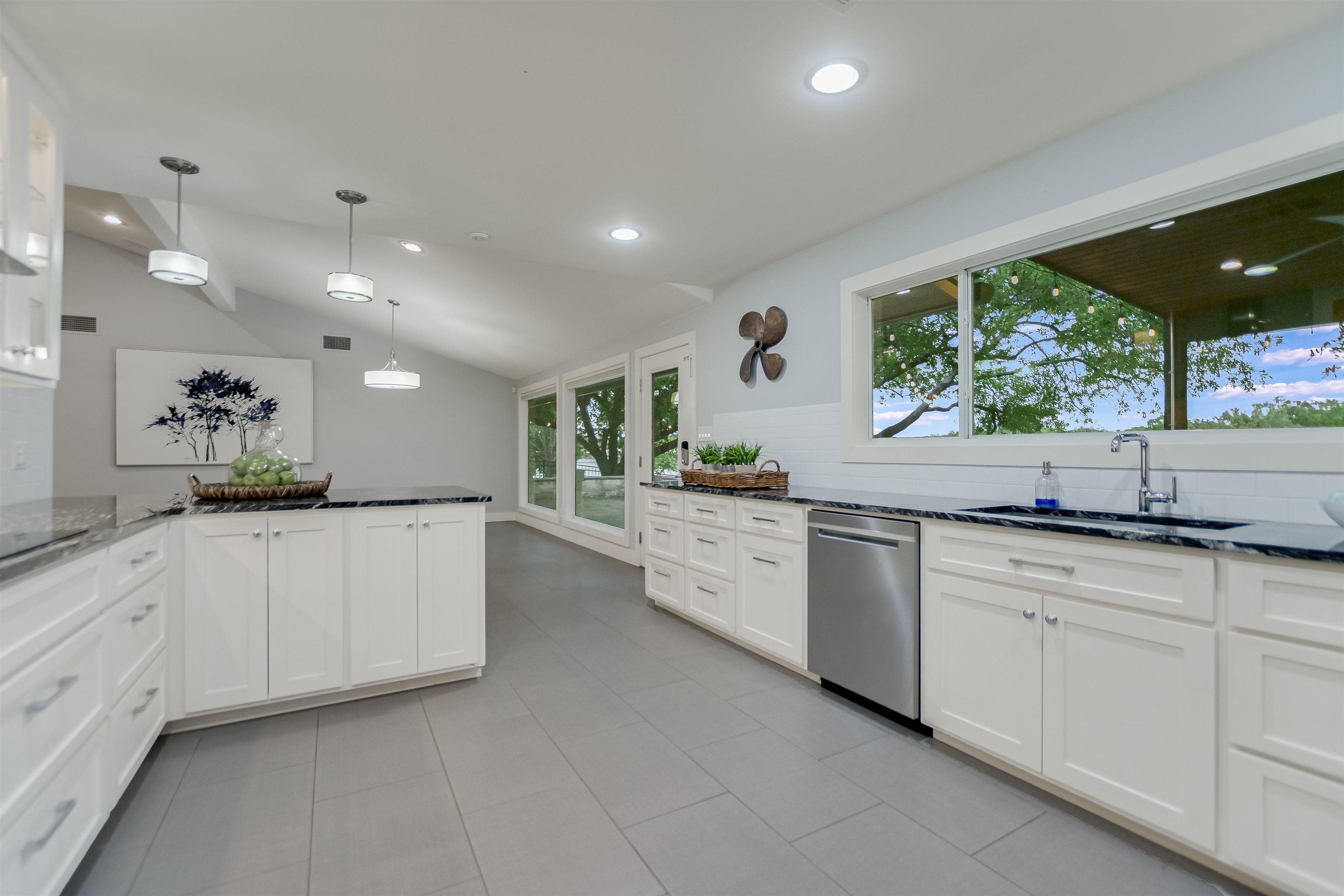 1704 Bluebonnet