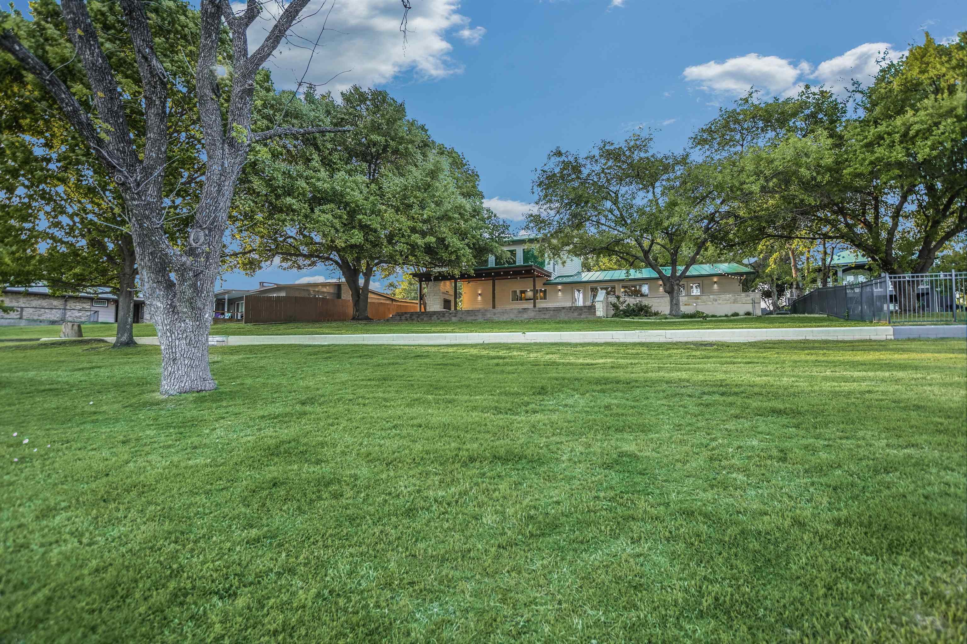 1704 Bluebonnet