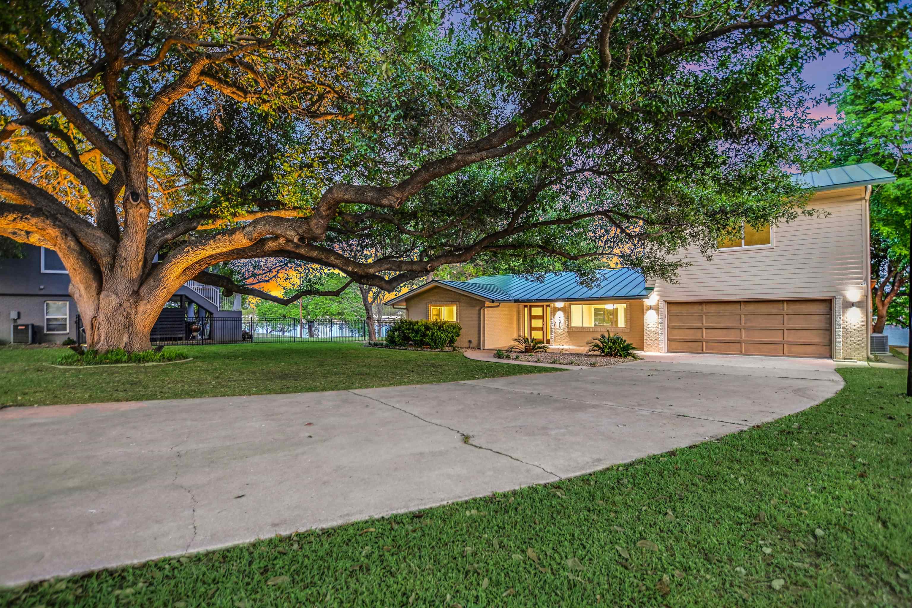 1704 Bluebonnet