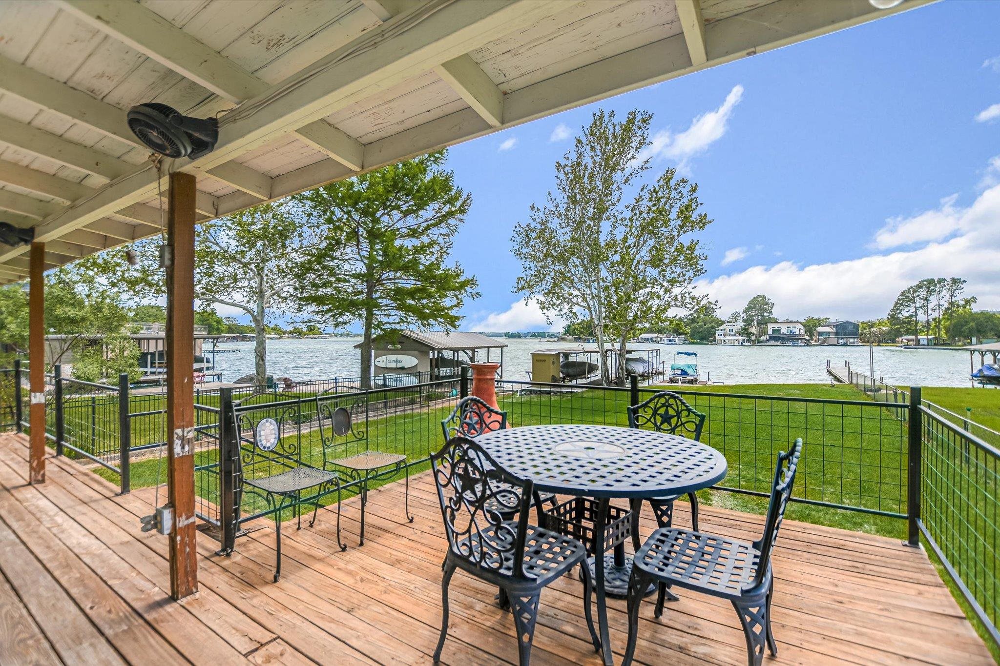 228 E Lakeshore Dr.