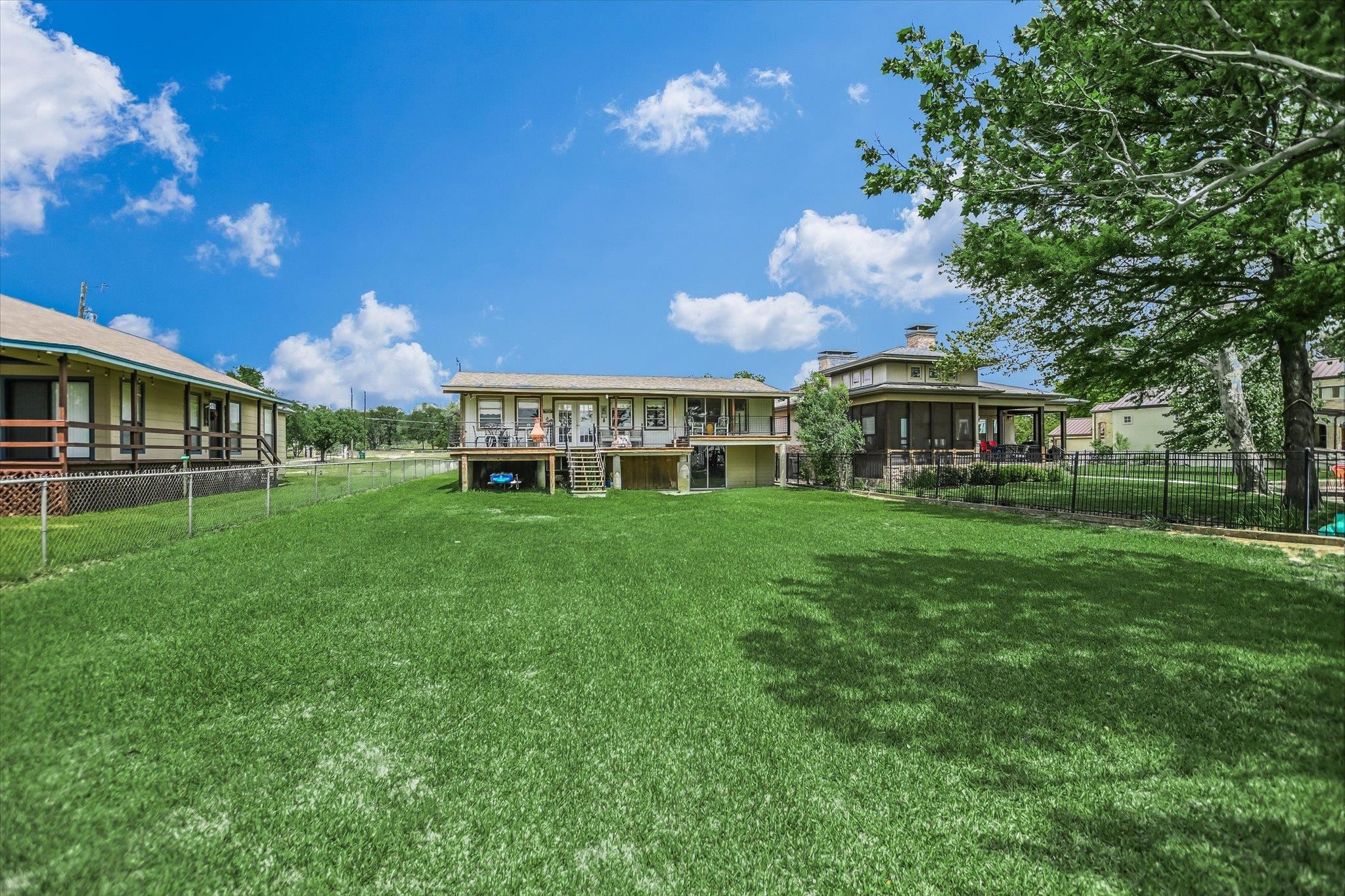 228 E Lakeshore Dr.