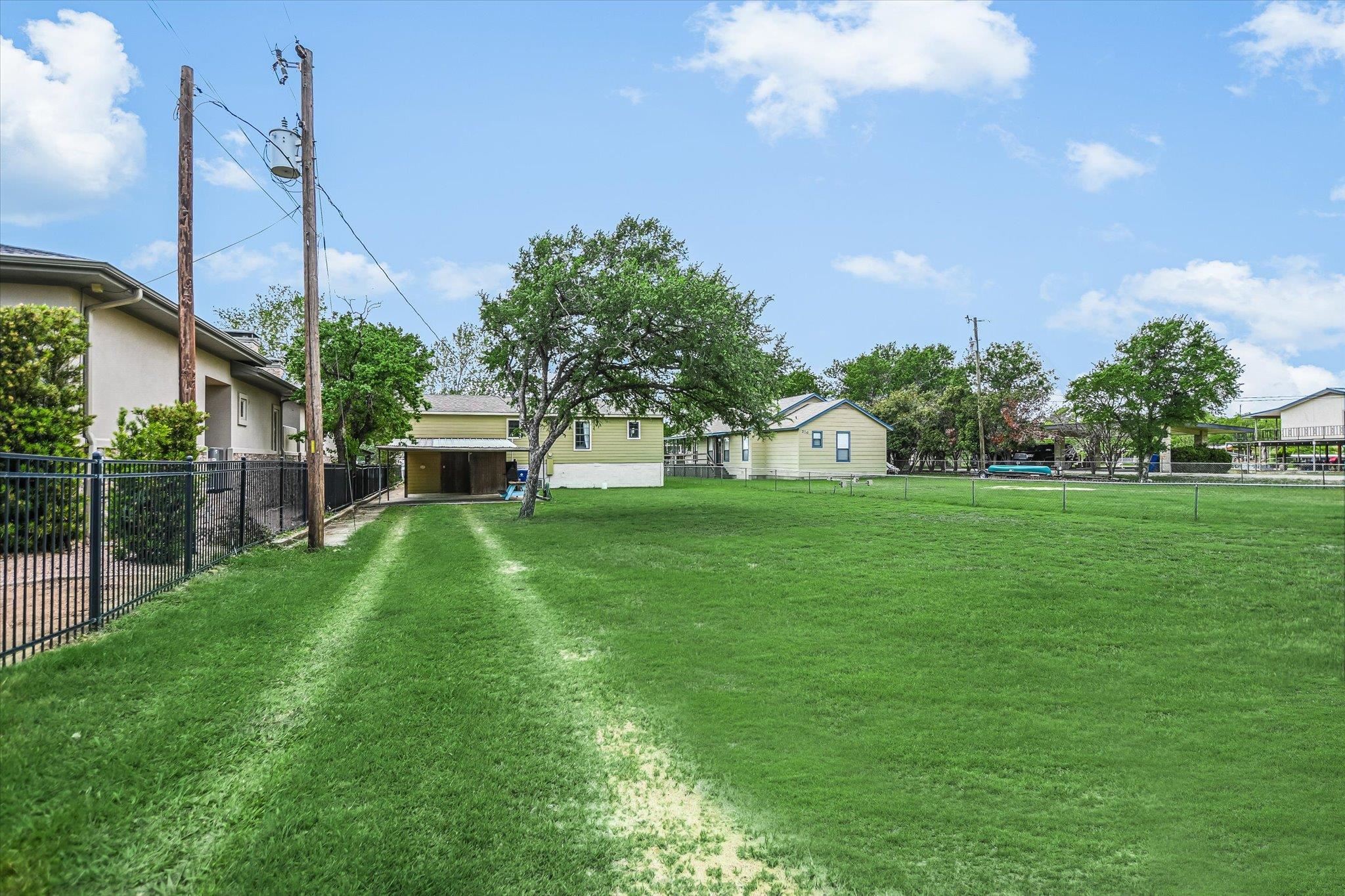 228 E Lakeshore Dr.