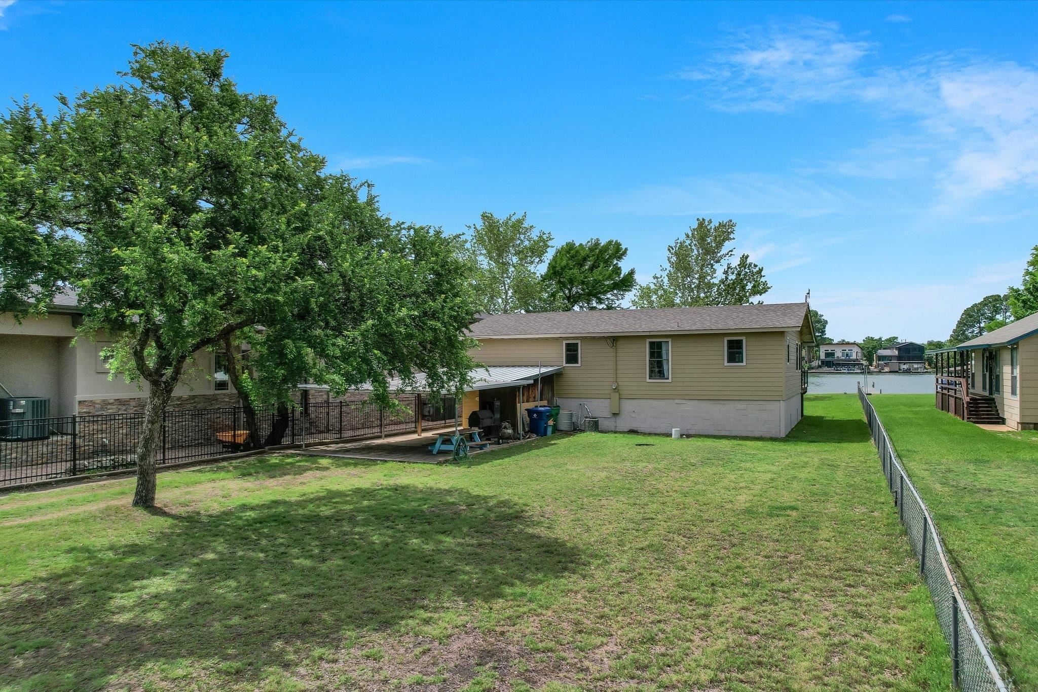 228 E Lakeshore Dr.