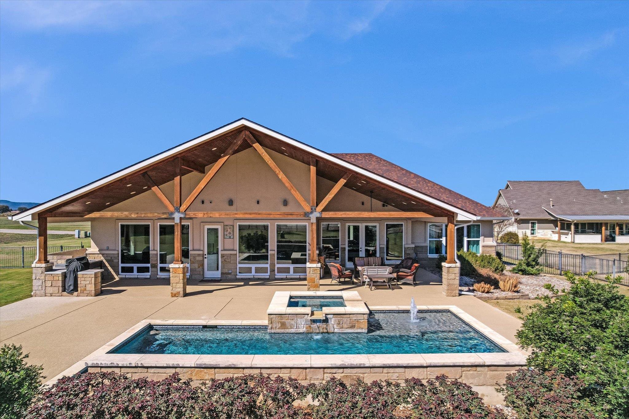 106 Rangeway Circle