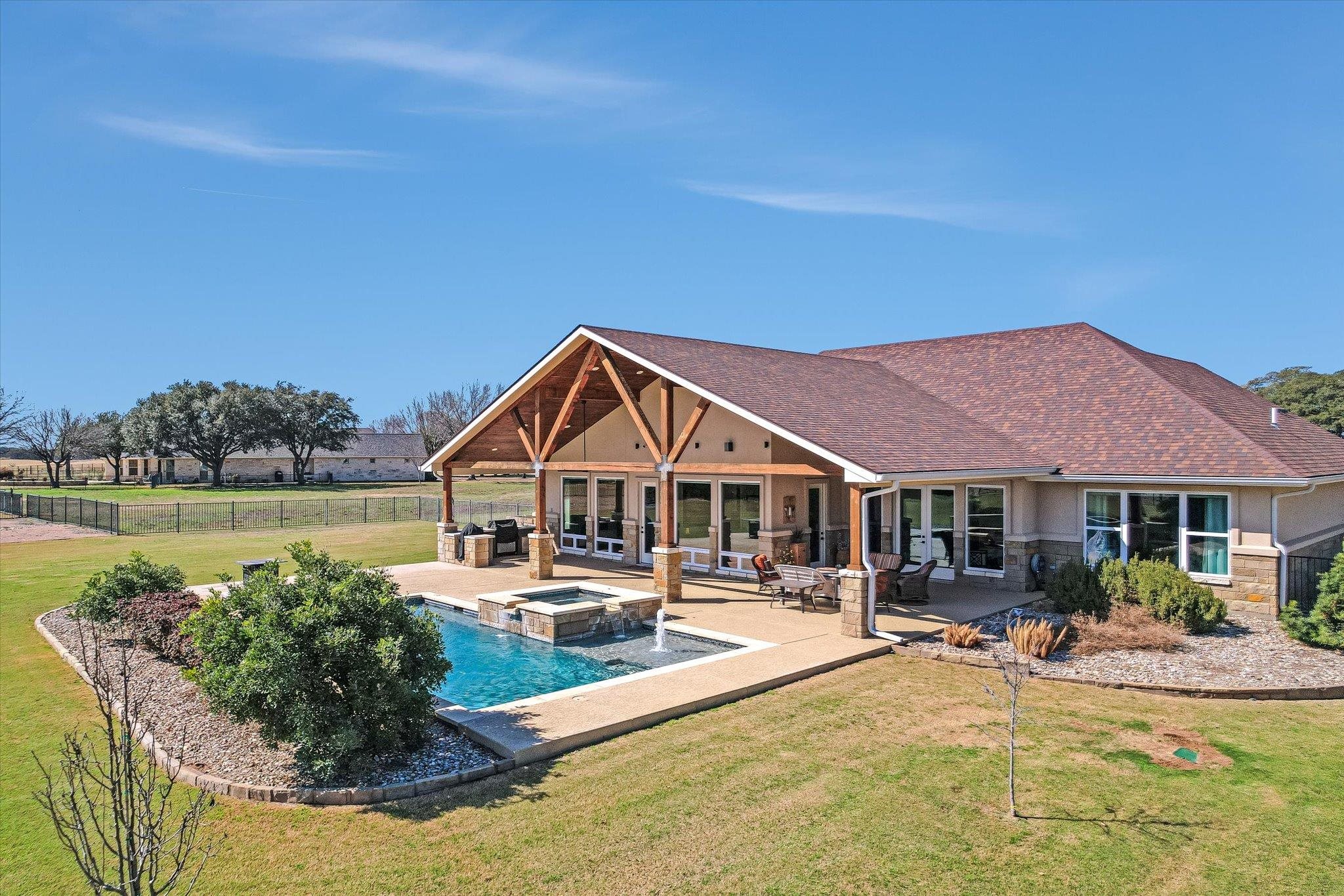 106 Rangeway Circle