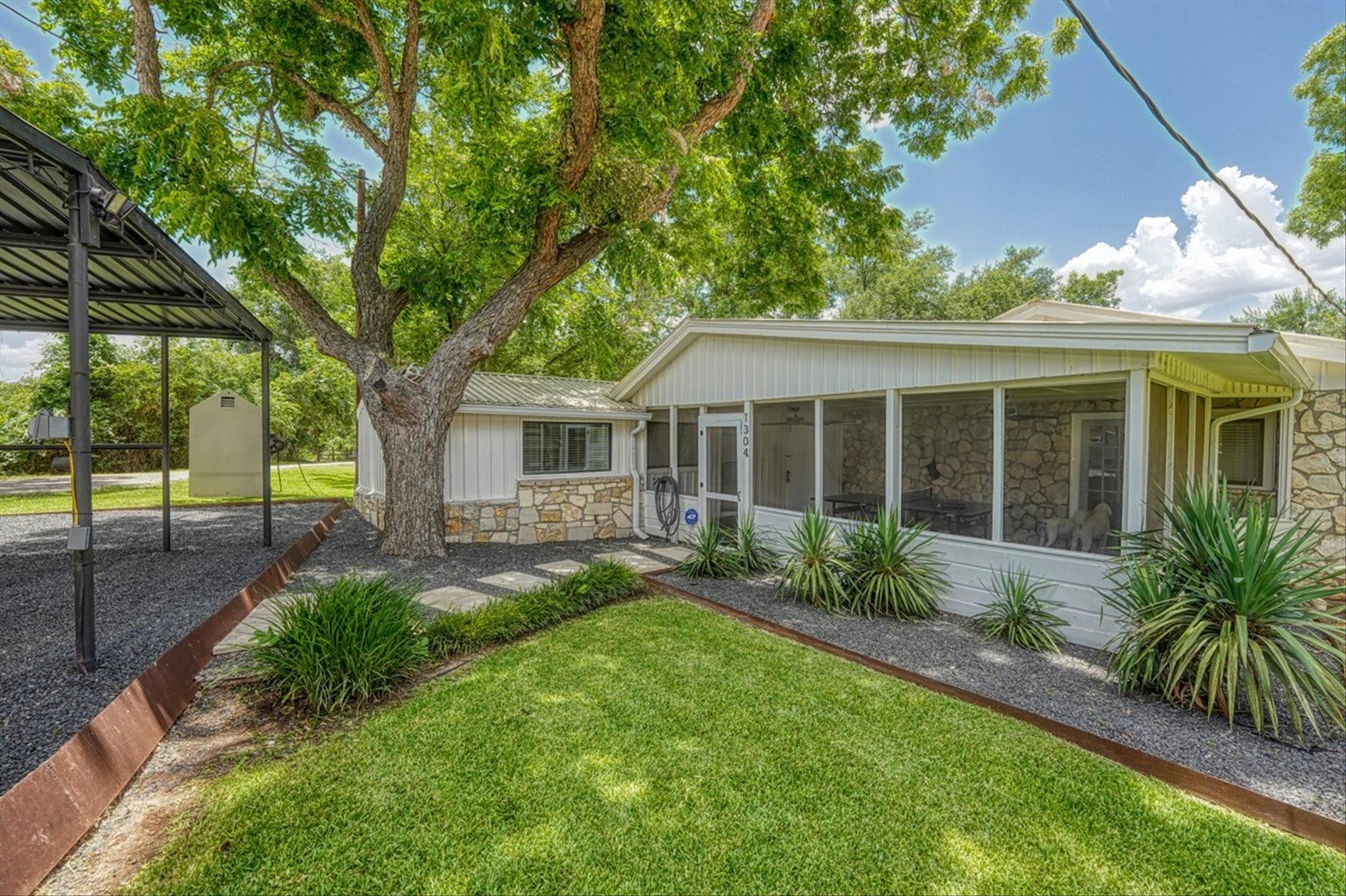 1304 S Lakeside Dr.