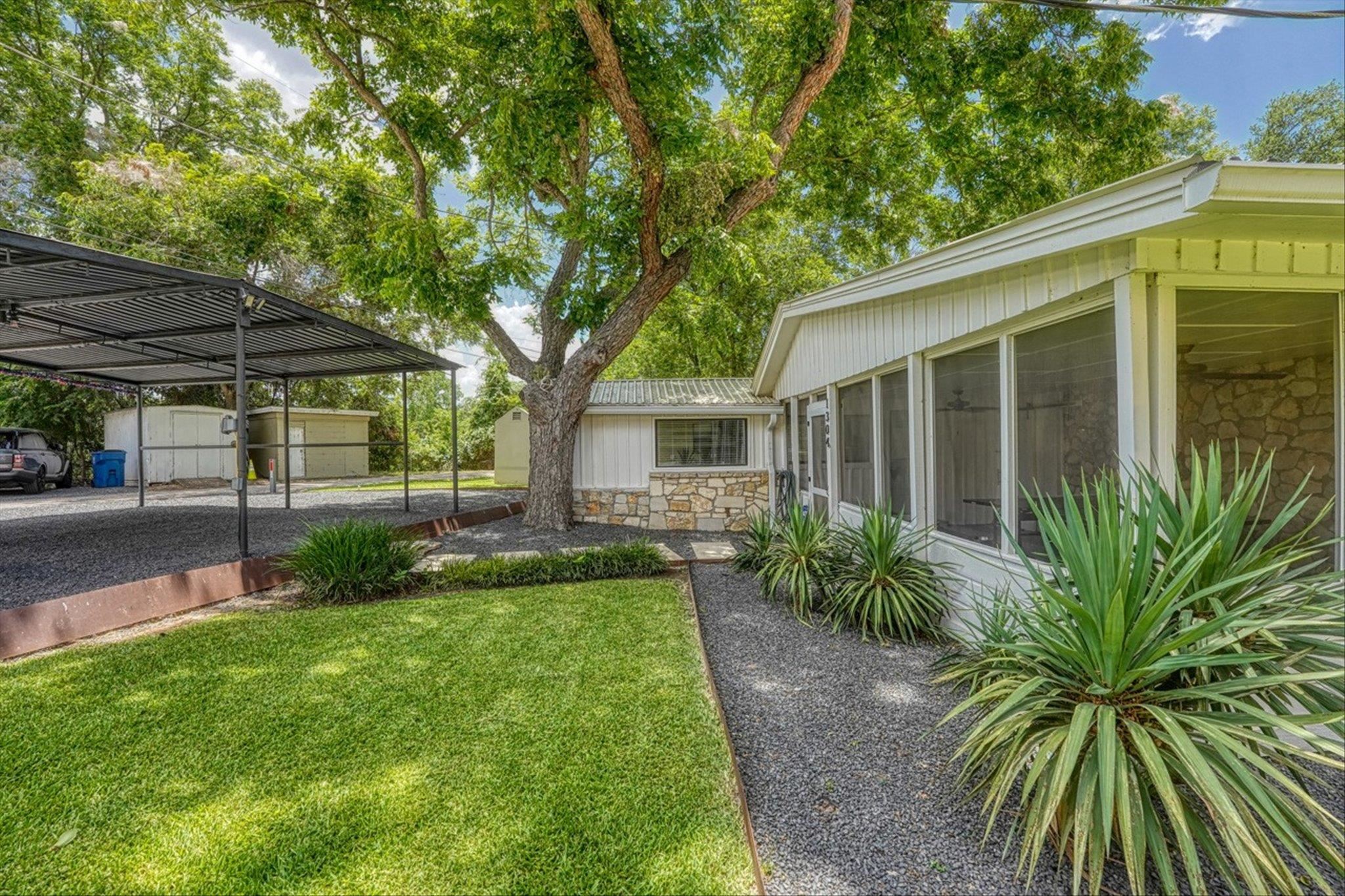 1304 S Lakeside Dr.
