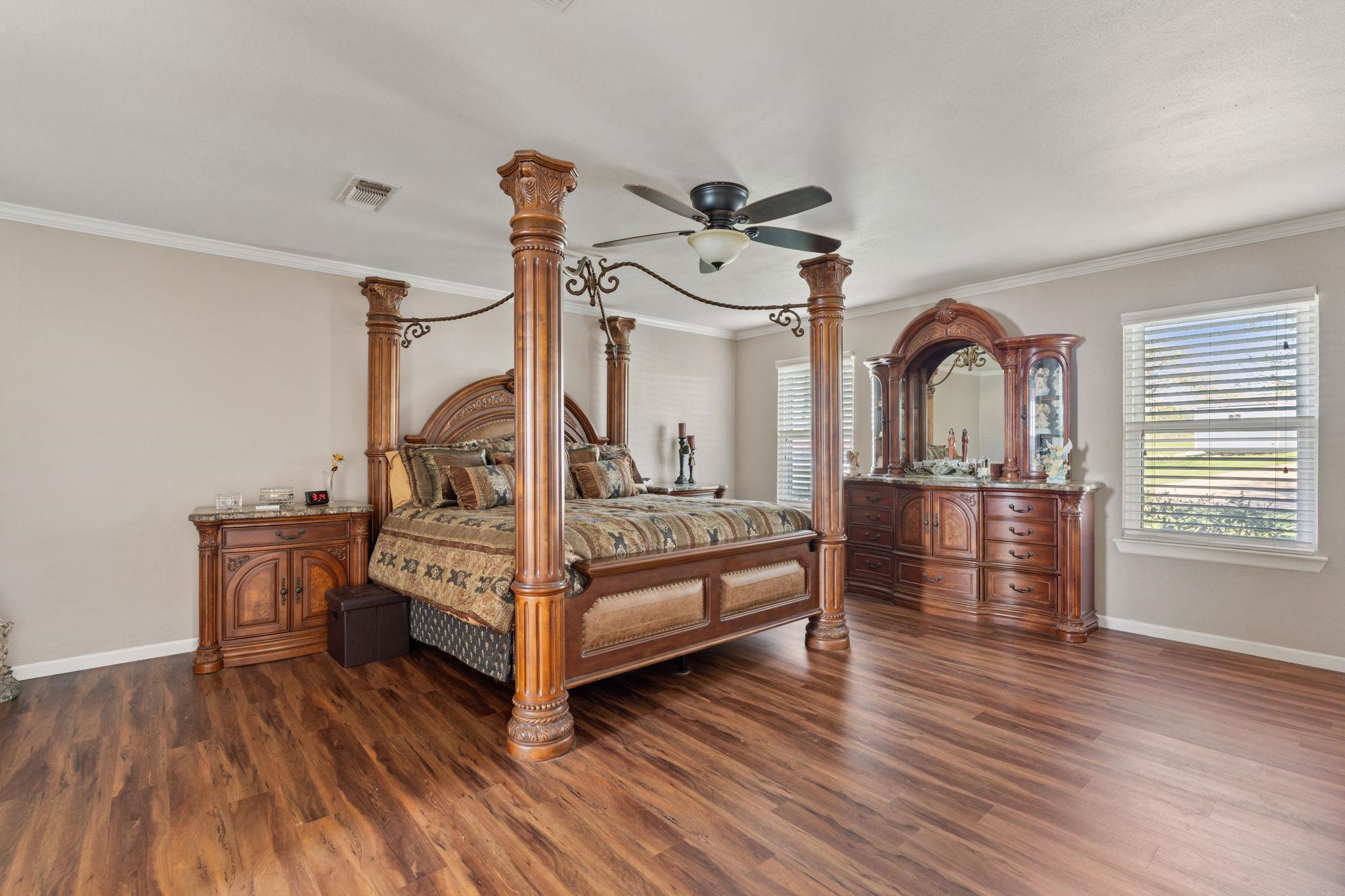 960 Lakeview Dr.