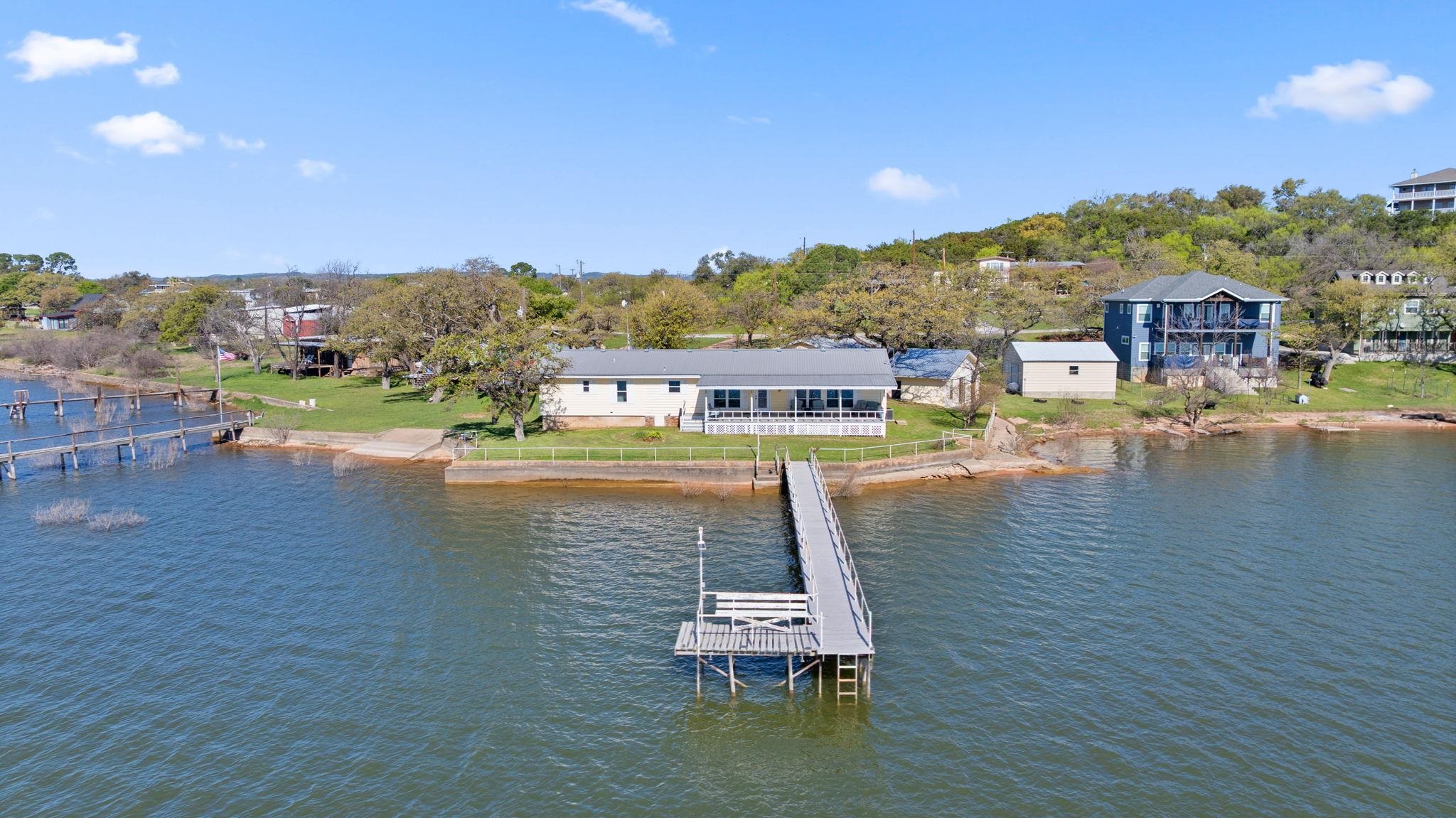 960 Lakeview Dr.