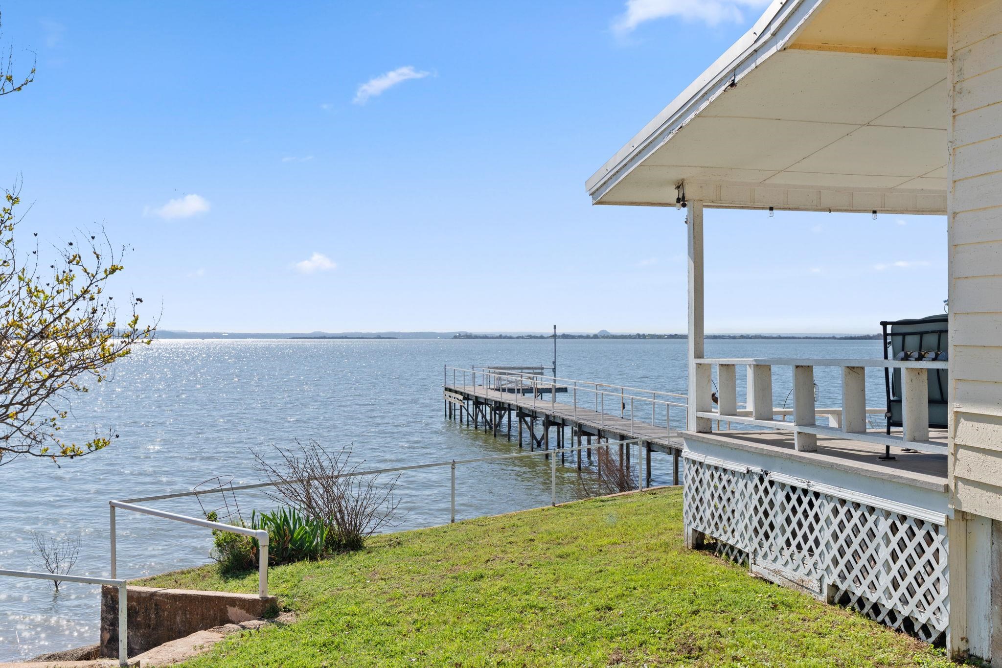 960 Lakeview Dr.
