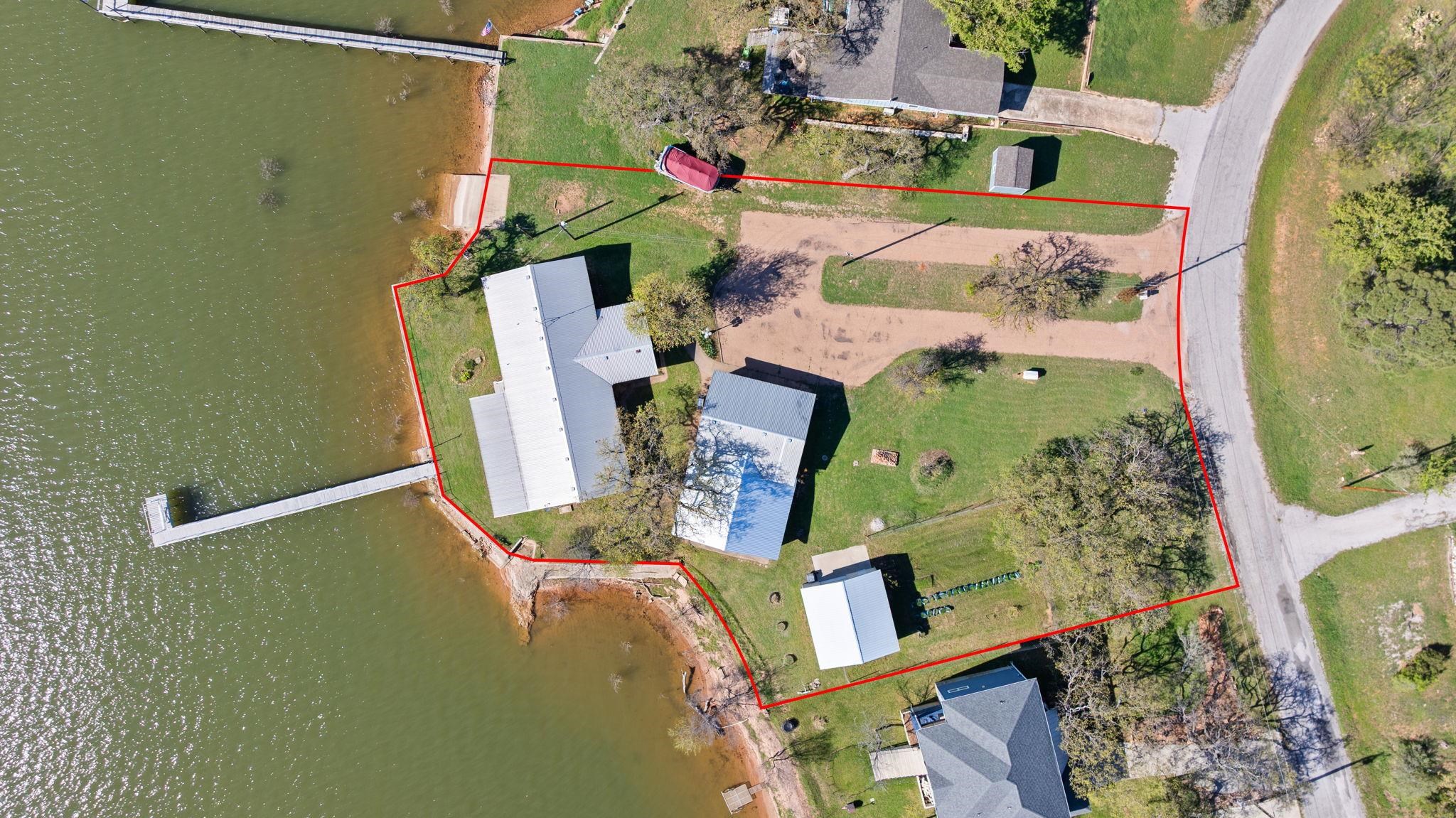 960 Lakeview Dr.