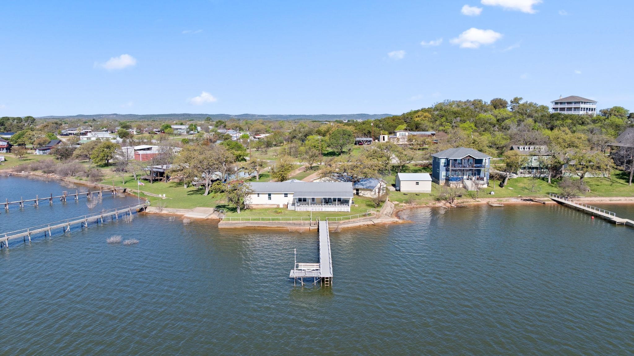 960 Lakeview Dr.