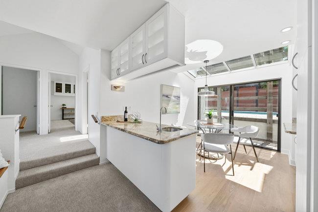 7 Lyndhurst CT