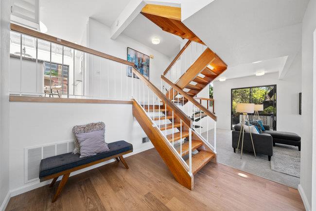 7 Lyndhurst CT