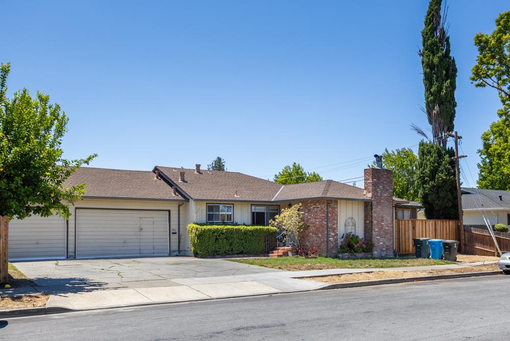 1456 Sierra Street