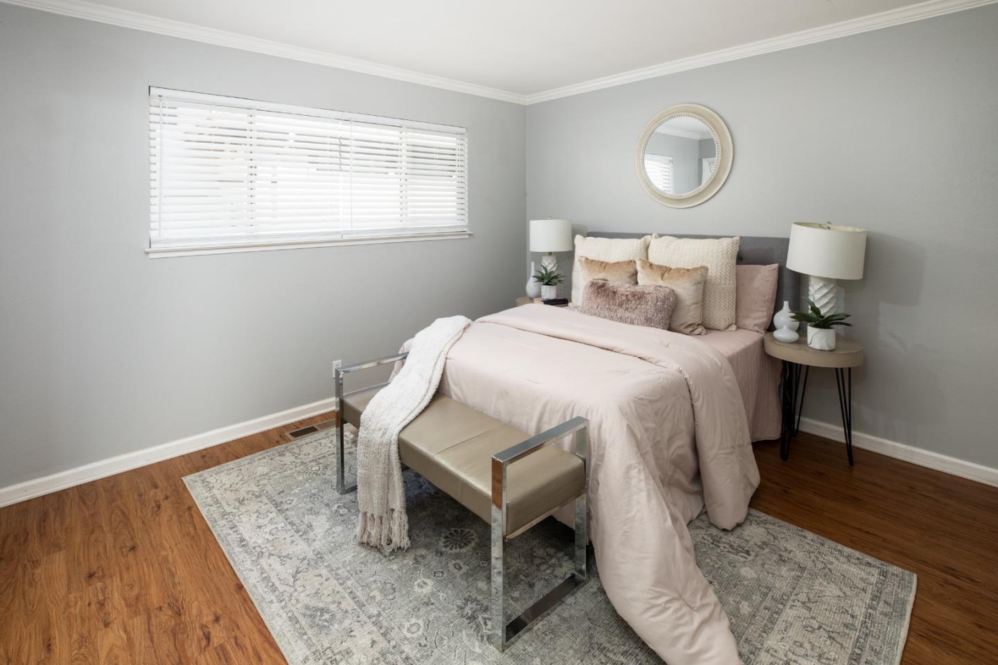 255 Mariposa Ave