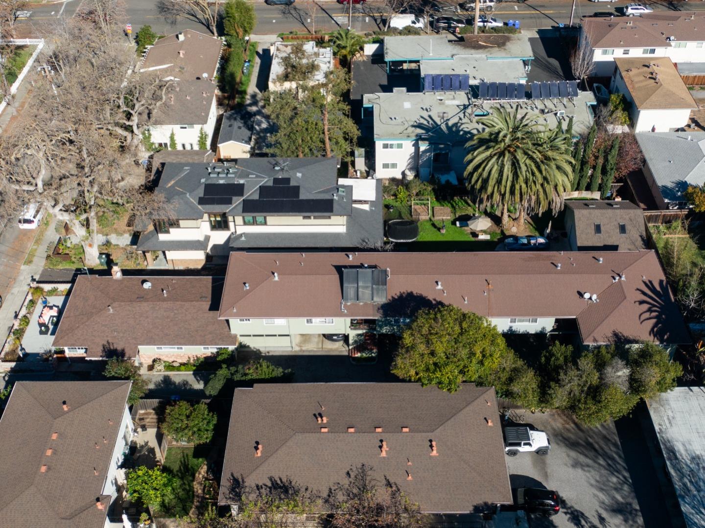 255 Mariposa Ave