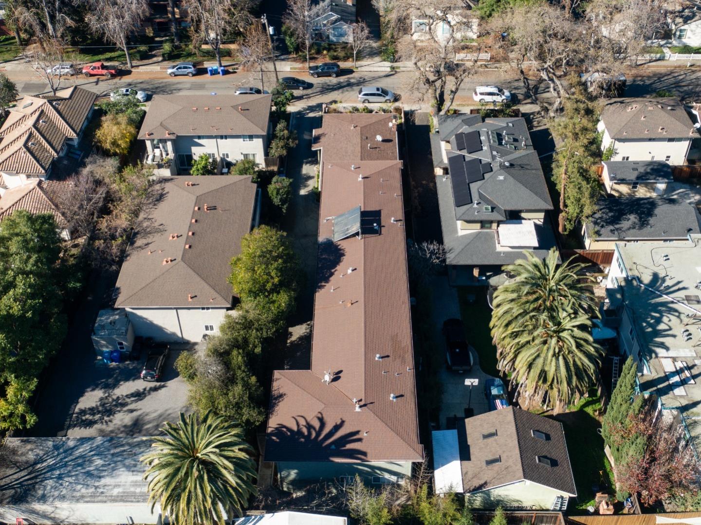 255 Mariposa Ave