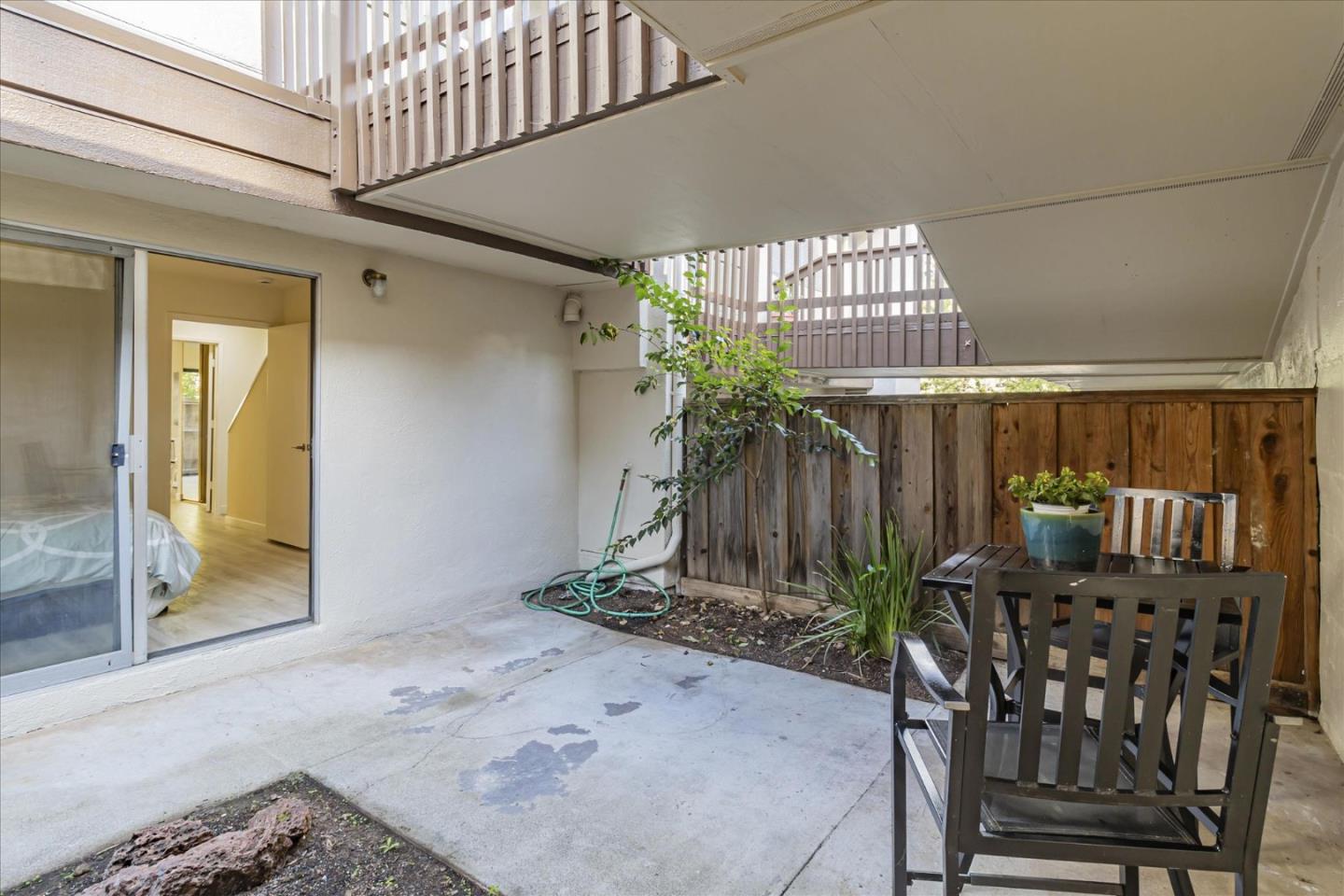 4074 Farm Hill Boulevard 2