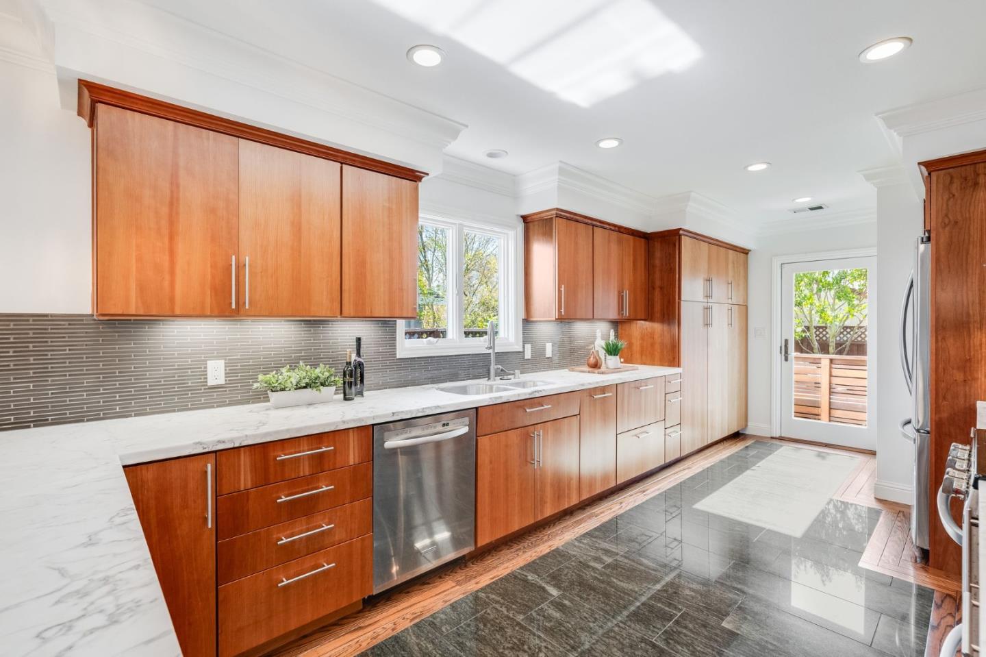 213 Garnet AVE