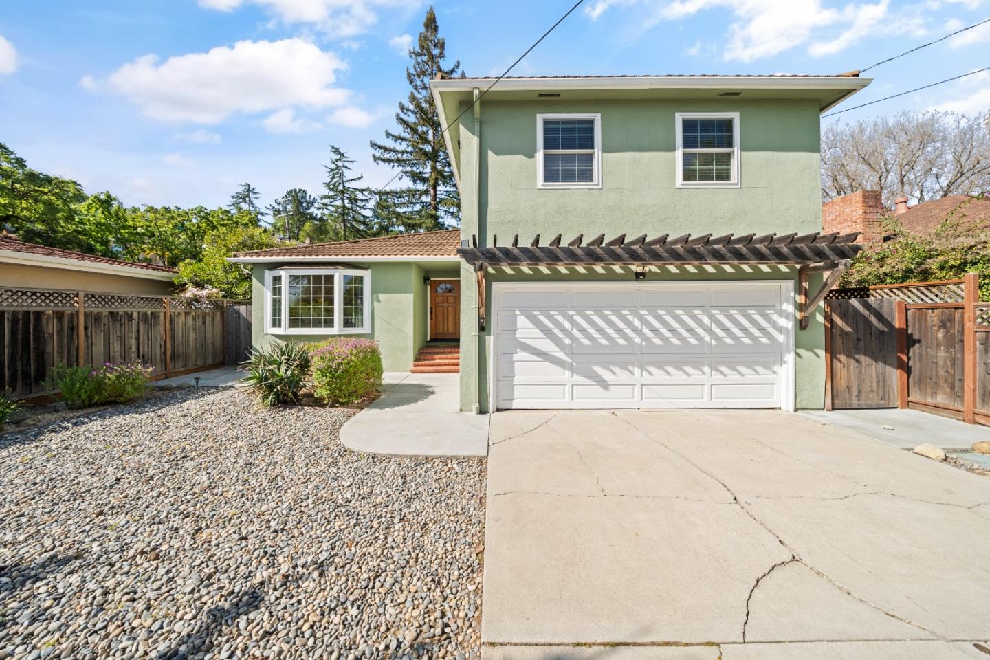 824 Canyon RD