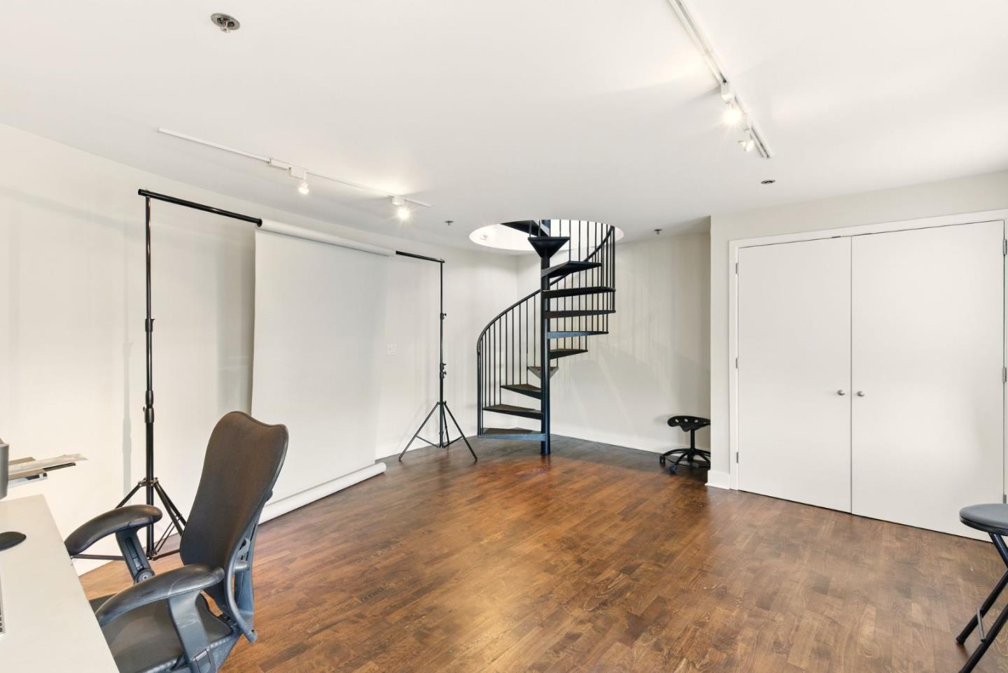 1000 Pennsylvania AVE 7