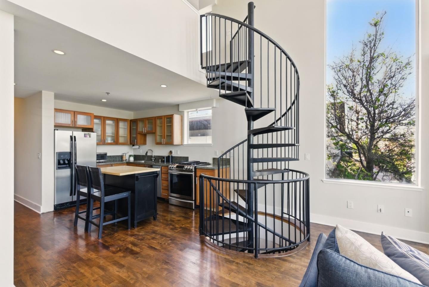 1000 Pennsylvania AVE 7