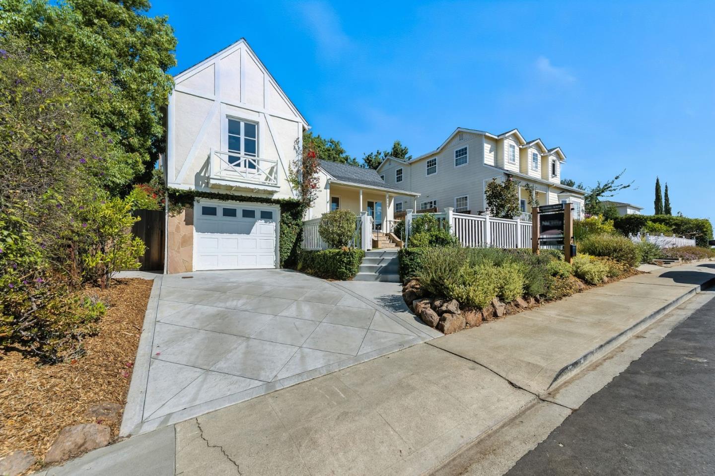 1968 Arroyo Avenue