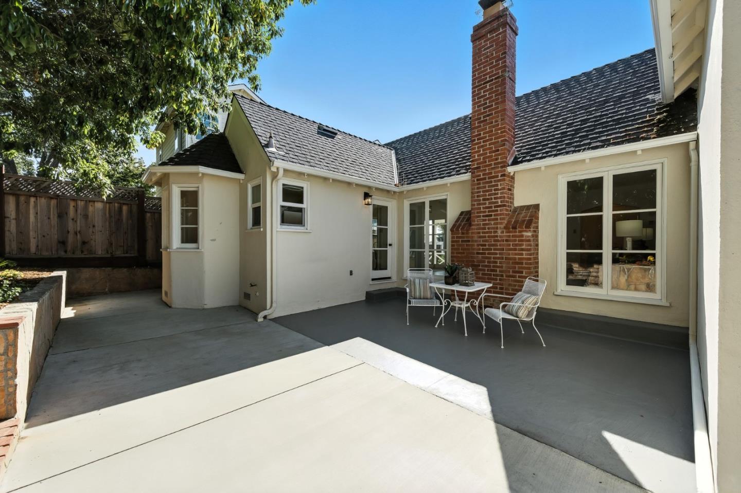 1968 Arroyo Avenue