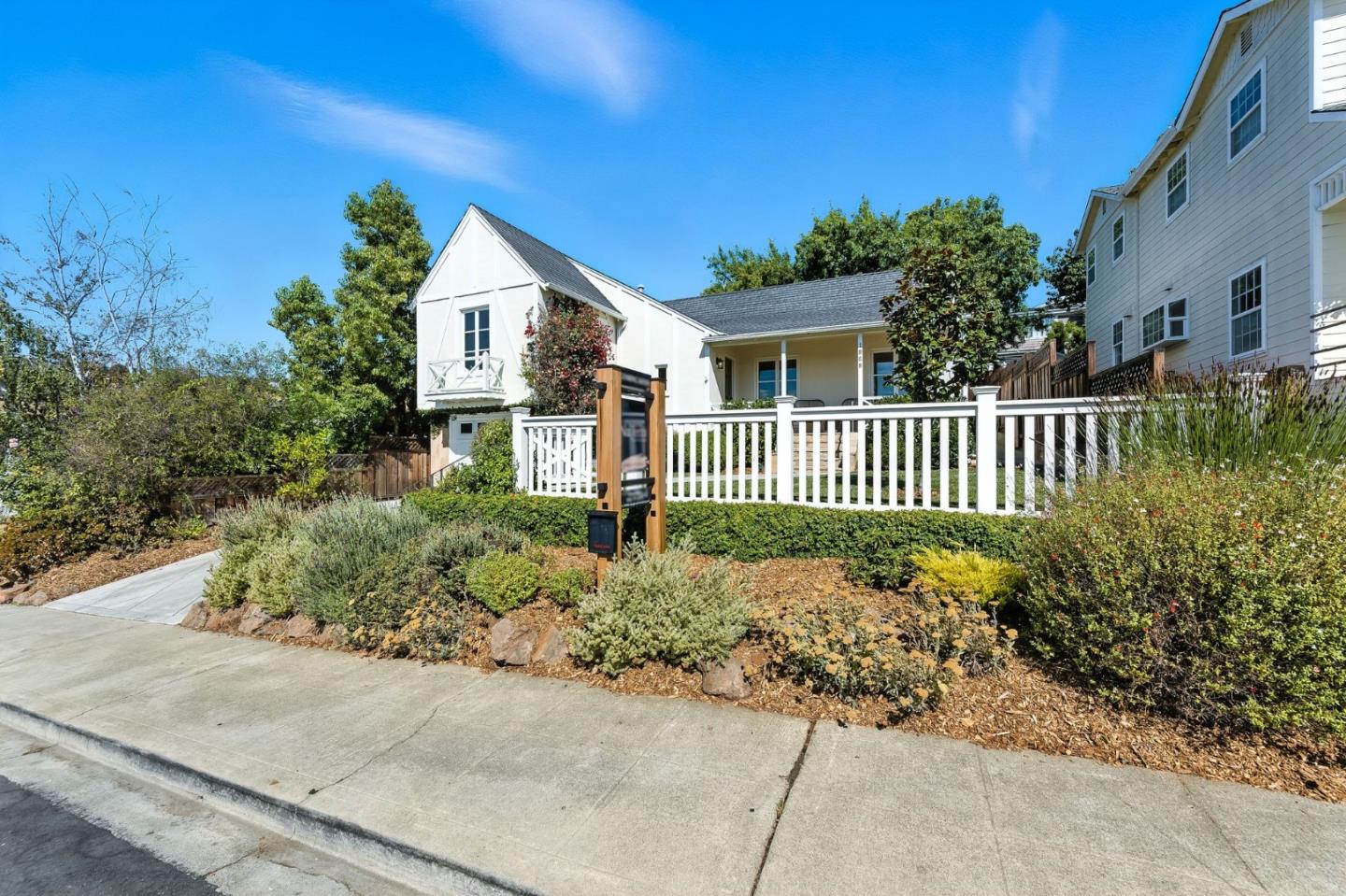1968 Arroyo Avenue