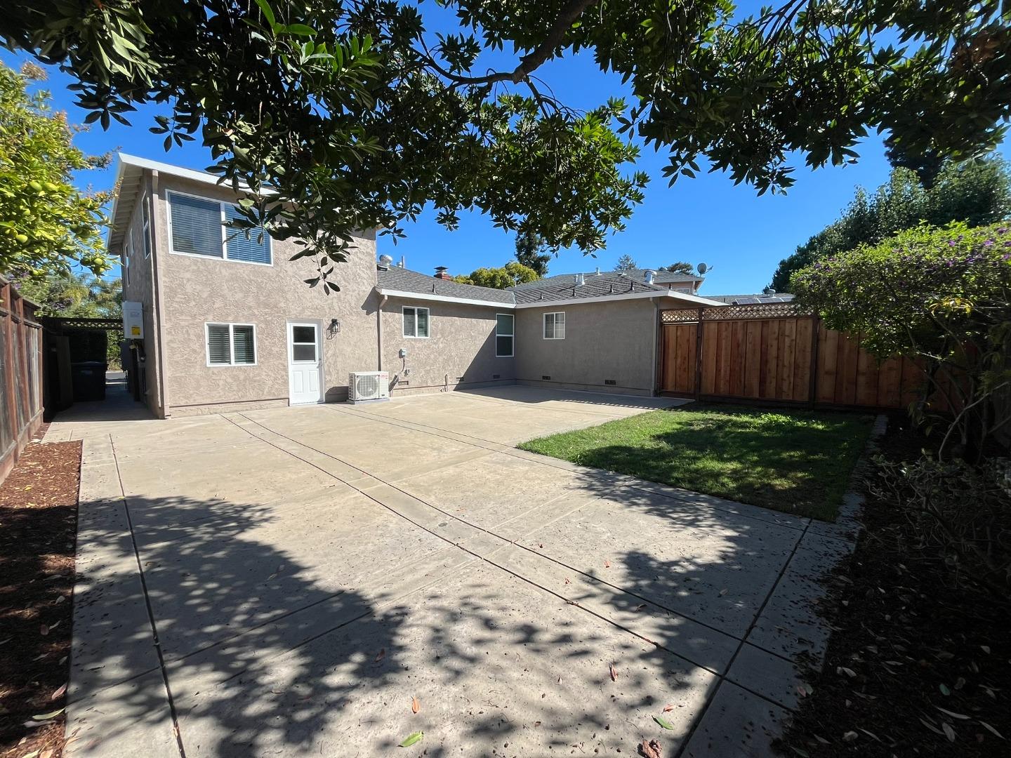 12 Greenwood Lane