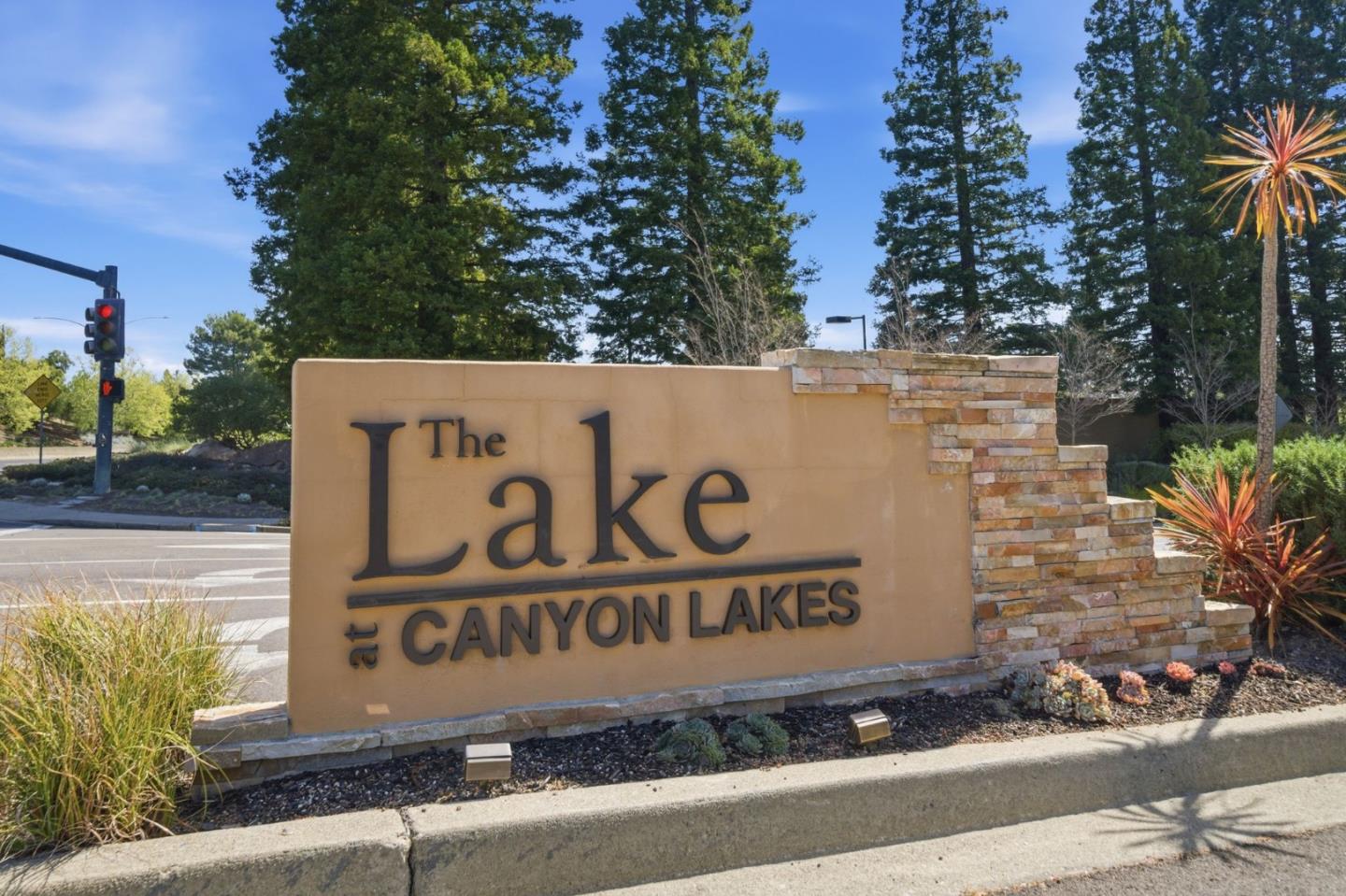 3030 Lakemont Drive 3