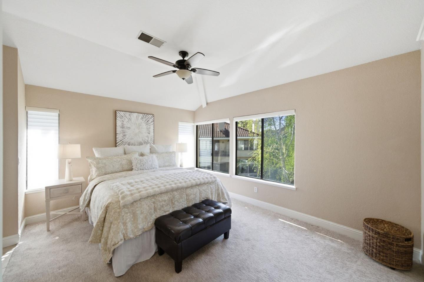 3030 Lakemont Drive 3