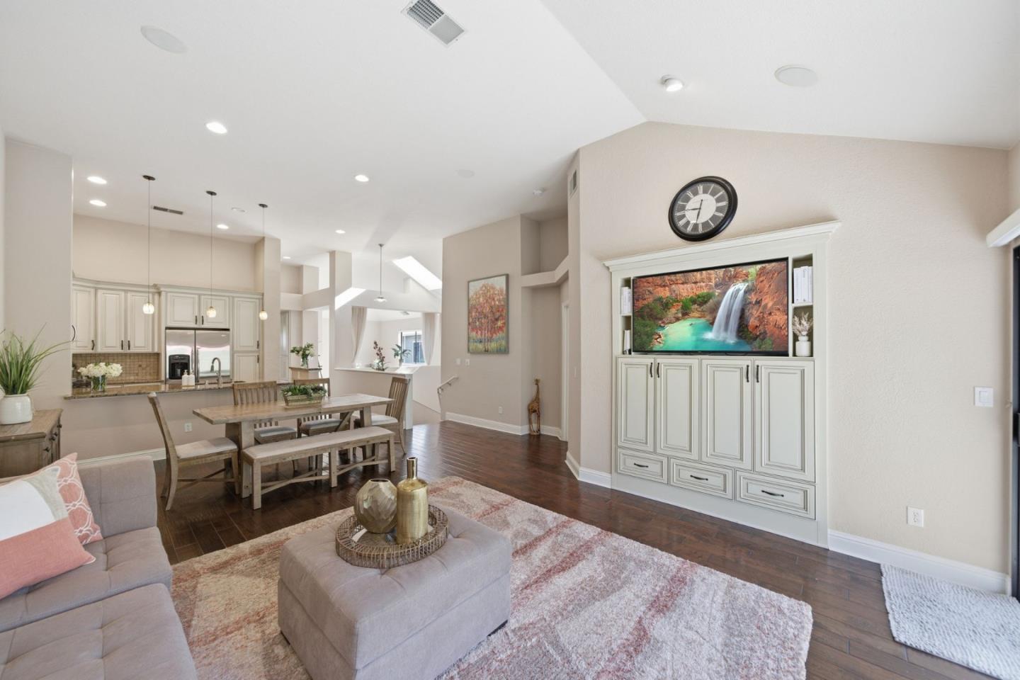 3030 Lakemont Drive 3