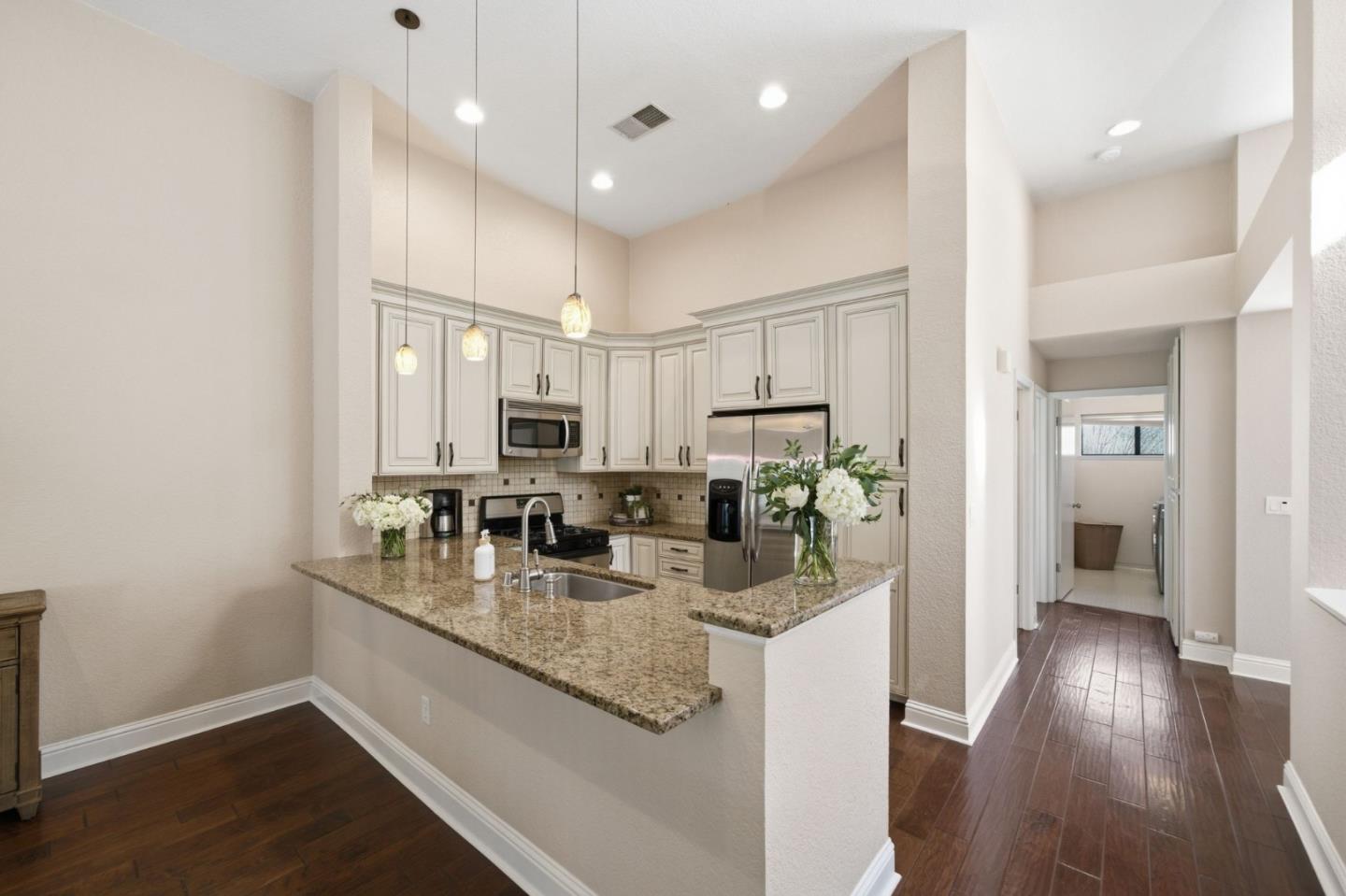 3030 Lakemont Drive 3