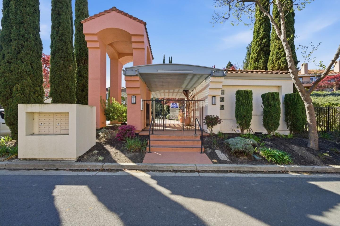 3030 Lakemont Drive 3