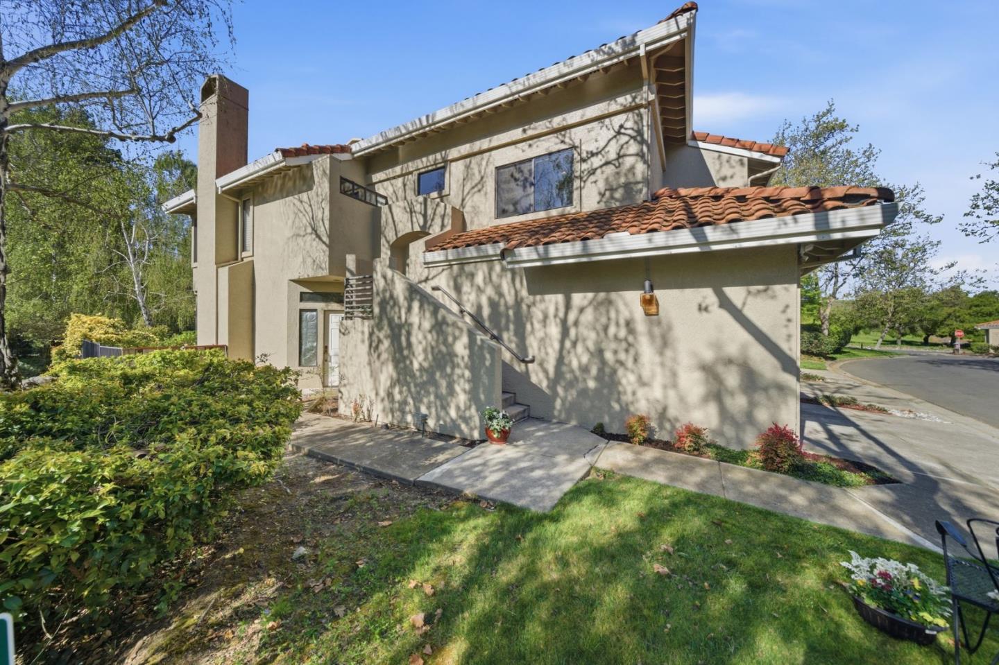 3030 Lakemont Drive 3