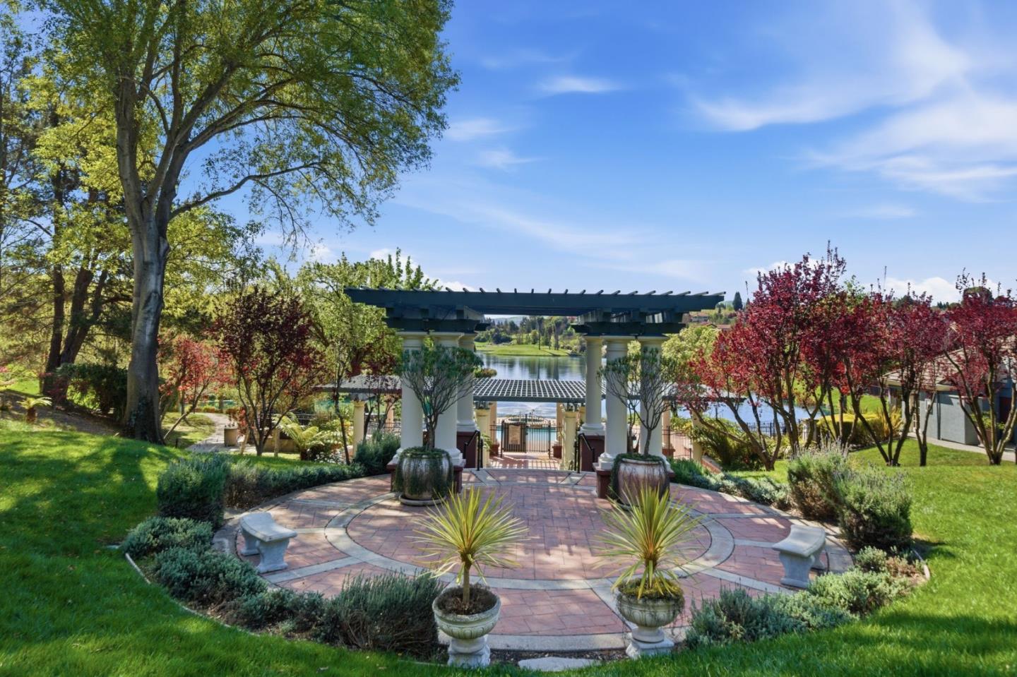 3030 Lakemont Drive 3