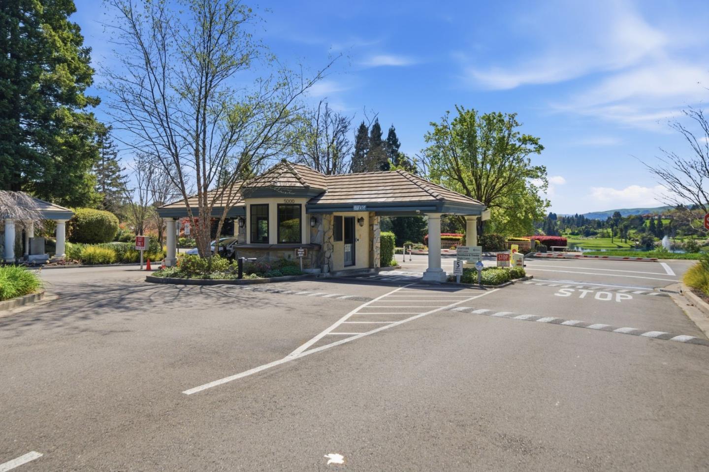 3030 Lakemont Drive 3