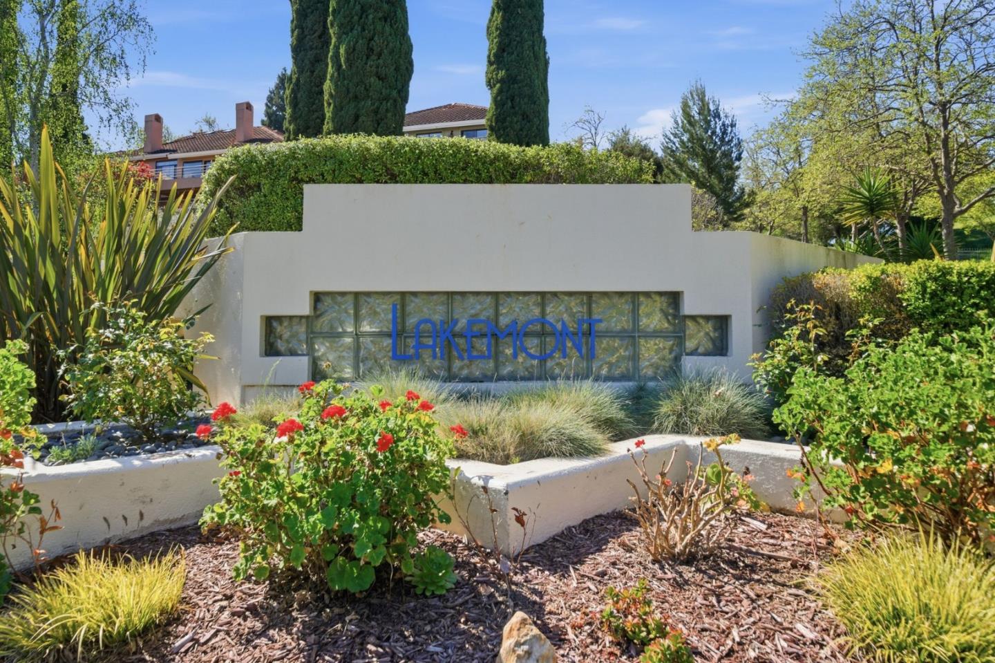 3030 Lakemont Drive 3