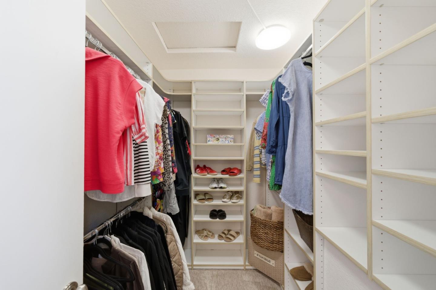 3030 Lakemont Drive 3