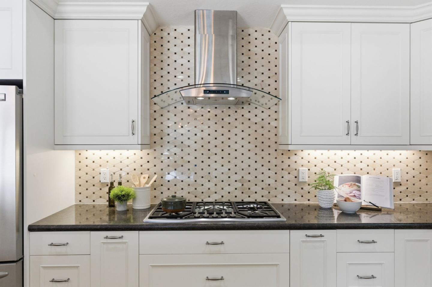 953 West Cardinal Drive