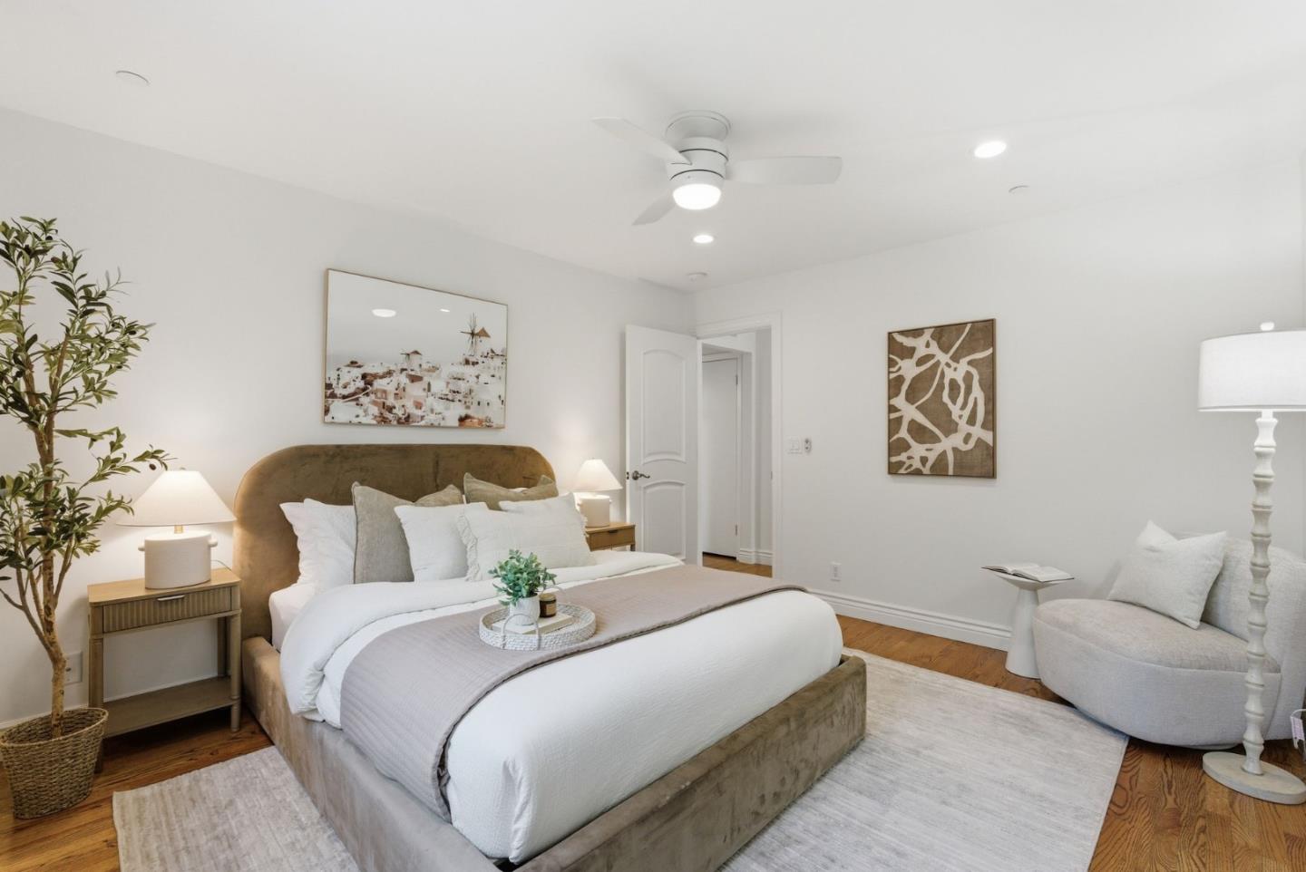 953 West Cardinal Drive