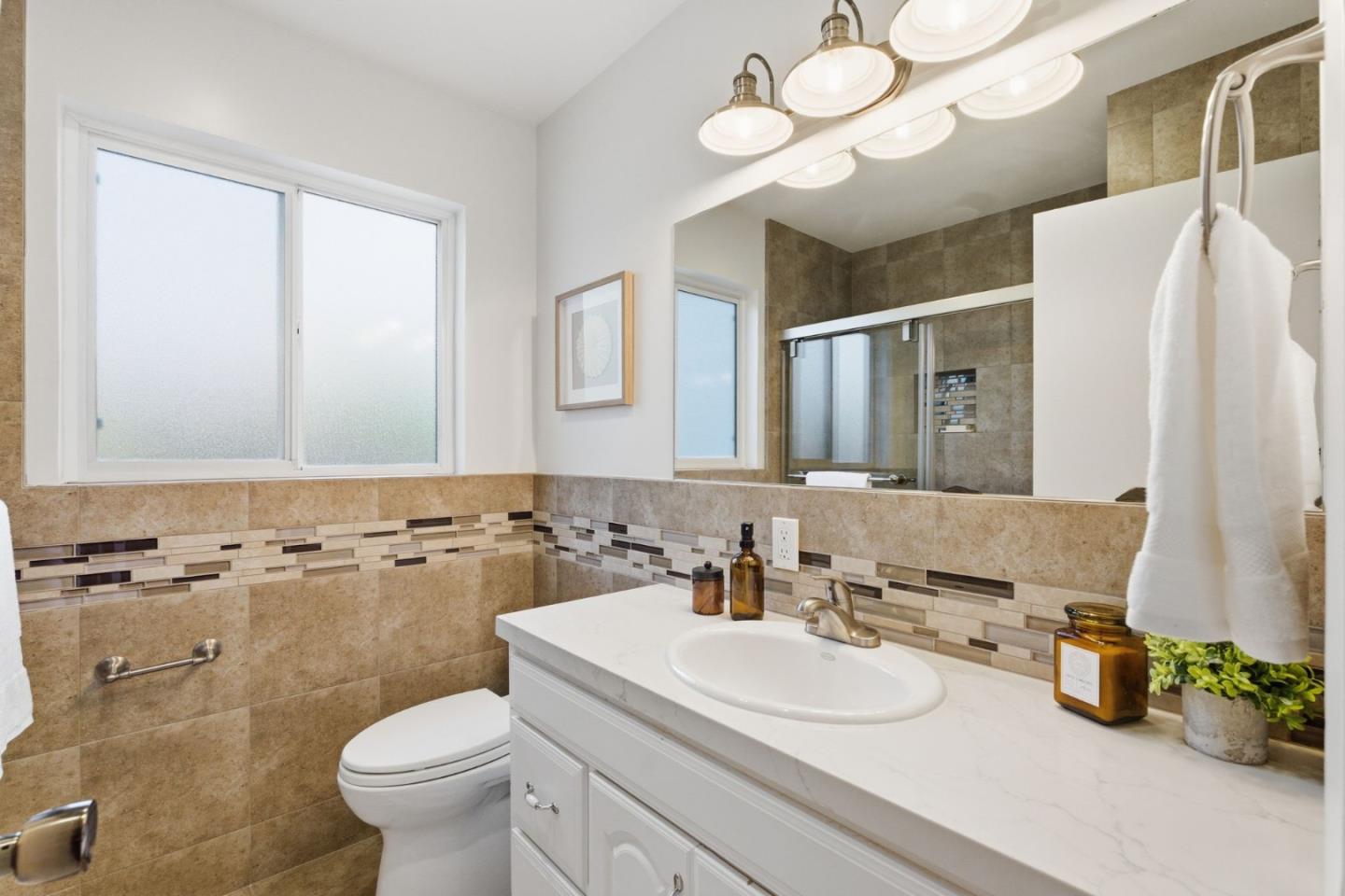 953 West Cardinal Drive